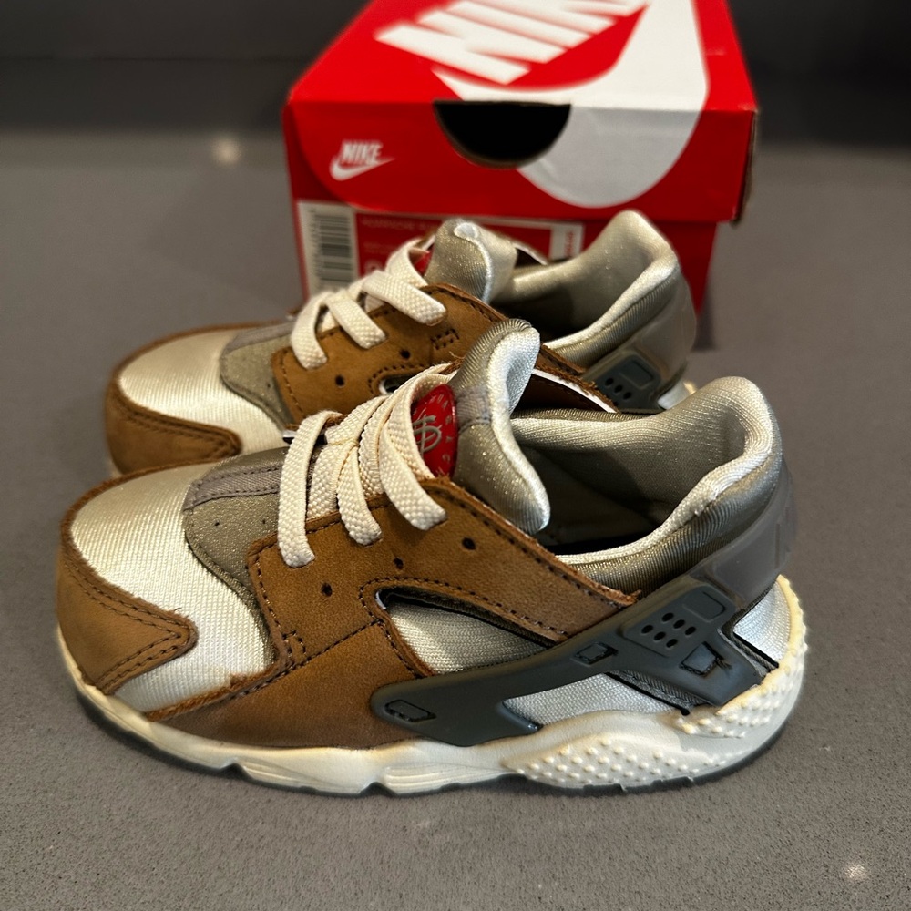 Nike Kids' Tan Huarache Stussy Retro toddler size 8C